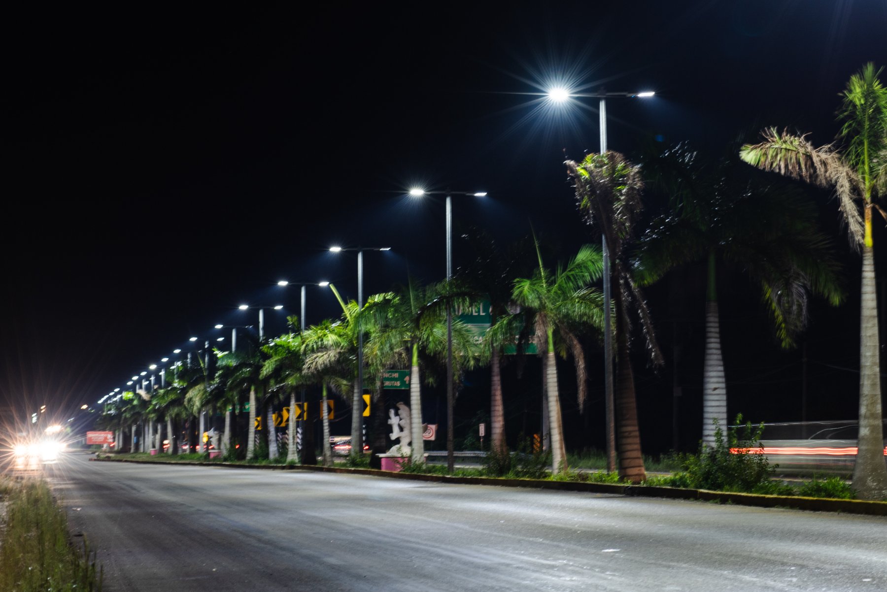 Av. Colosio después — luminarias LED